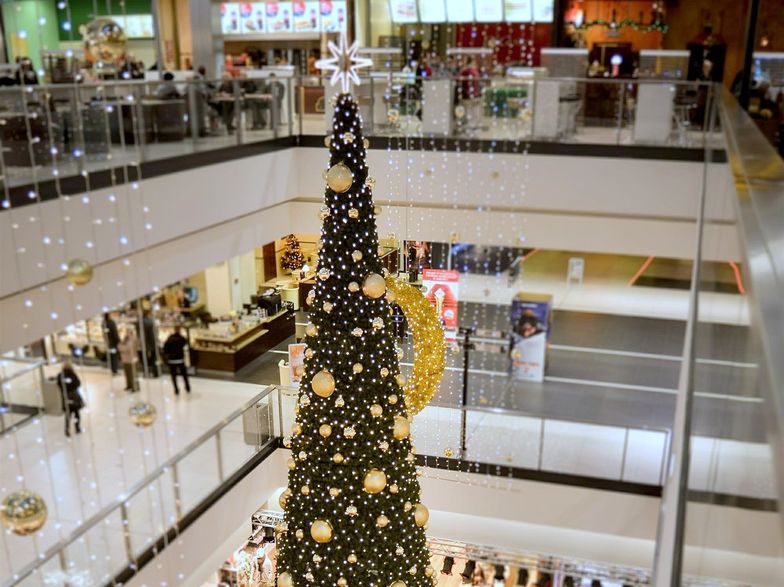 Coraz częściej pracownicy mogą liczyć na świąteczną gotówkę, bony podarunkowe wychodzą z mody