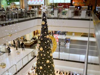 Firmy rozpuszczają pracowników na święta. Premia nawet 1300 zł, fotobudka i koktajle