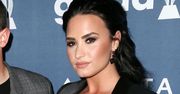 "Słoneczna Sonny": Demi Lovato zachwyciła oszałamiającym dekoltem