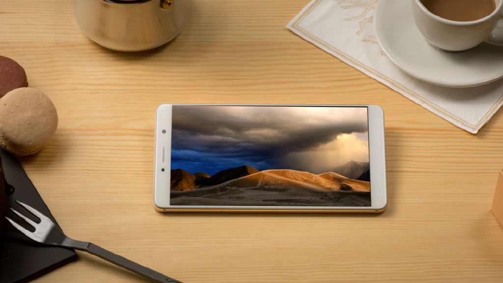 ZTE Axon 7 Max oficjalnie. Zbyt drogi gigant z "nagim ekranem 3D" 1