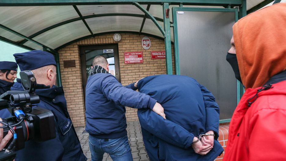 Ojciec dziecka doprowadzony na przesłuchanie