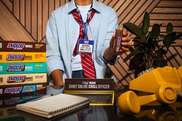 Snickers szuka chief online chill officera