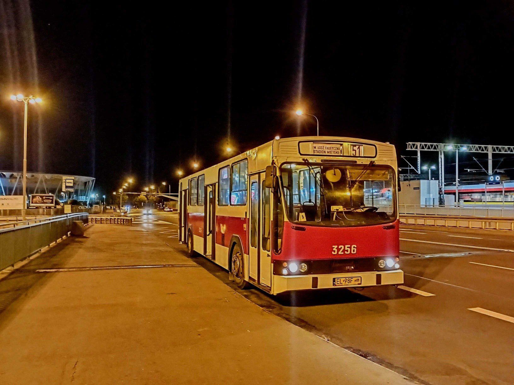 Na Brusie nie tylko odnawiane są stare tramwaje, ale także można tu zobaczyć pokaźną kolekcję zabytkowych autobusów