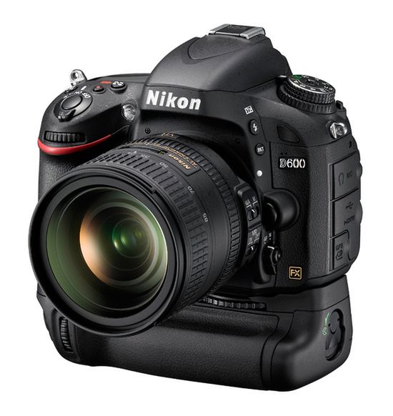 Nikon D600 - najmniejsza, najlżejsza i najtańsza pełna klatka 14