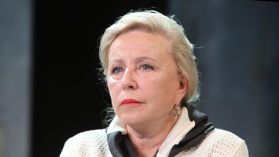Szczepionka poza kolejką. Krystyna Janda tłumaczy