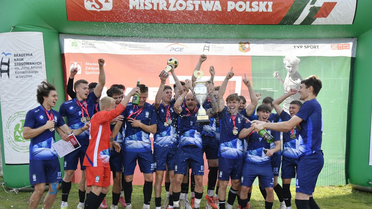 Materiały prasowe / AZS ANS Leszno / Piłkarze Uniwersytetu Rzeszowskiego najlepsi w AMP w Lesznie