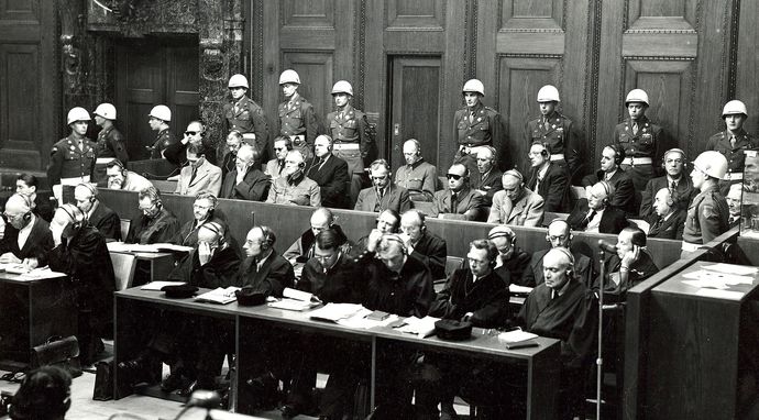 II wojna światowa: Historia przed trybunałem