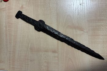 Akinakes na giełdzie staroci w Warszawie. 68-latek próbował go sprzedać