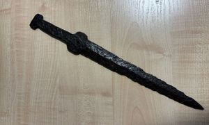 Akinakes na giełdzie staroci w Warszawie. 68-latek próbował go sprzedać