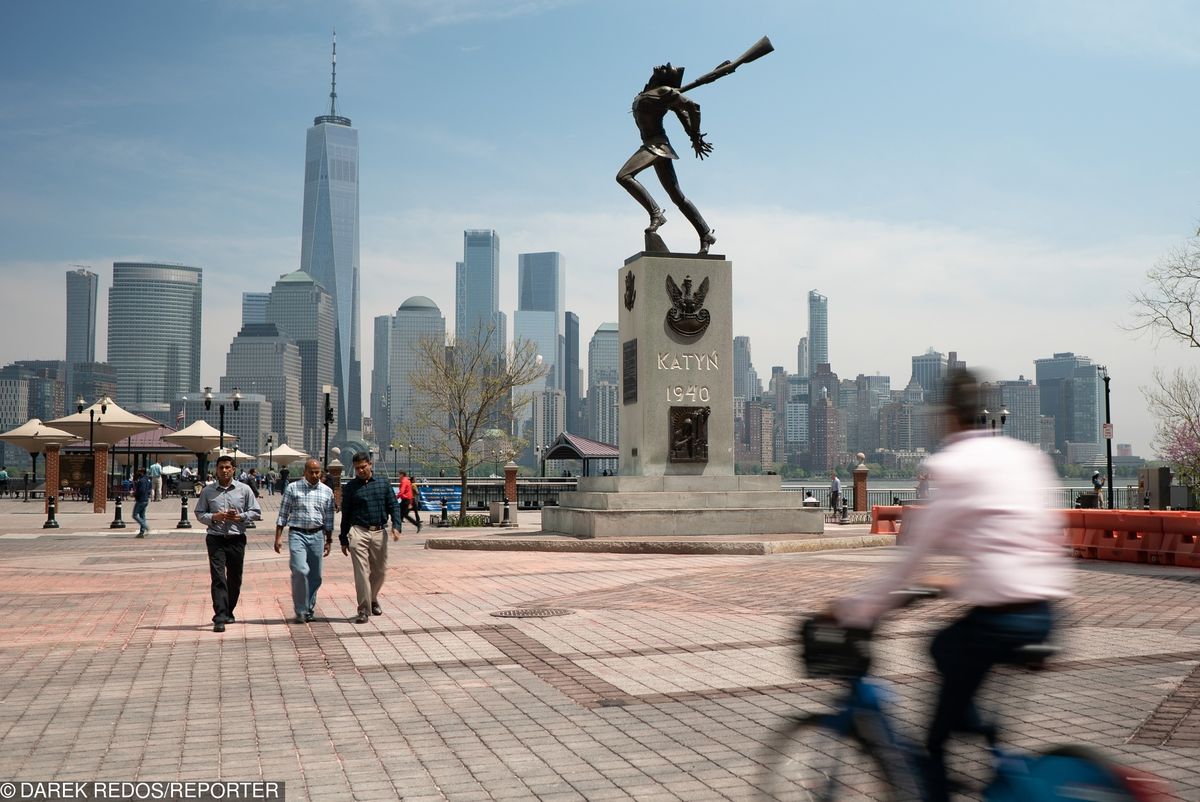 Pomnik w Jersey City zostanie nieznacznie przesunięty. Za ponad 400 tys. zł