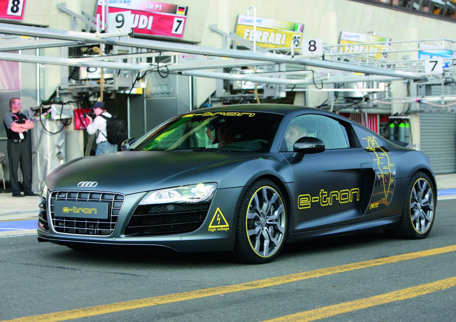 Audi R8 e-tron - niespełnione elektryczne marzenie [galeria] 31