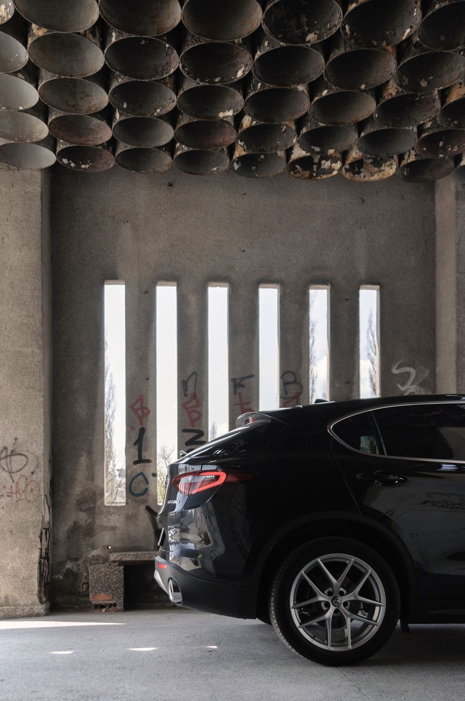 Na razie nie znajdziecie tego w cenniku, ale wkrótce Alfa Romeo wprowadzi na polski rynek także wersję ze 150-konnym dieslem. Cena takiego Stelvio będzie zaczynać się od około 160 tys. zł.