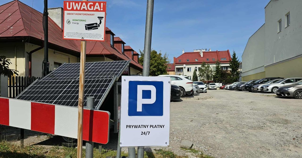 Kielce: Parking grozy przy ulicy Leonarda 12 znów droższy. Już nie 750, a 1000 złotych zapłacimy za nielegalne parkowanie