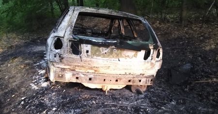 Potrącił 16-latka, uciekł i spalił samochód. Teraz kierowcy i pasażerce grozi więzienie