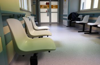 Wychodzenie z domu na L4. Ministerstwo obaliło mity