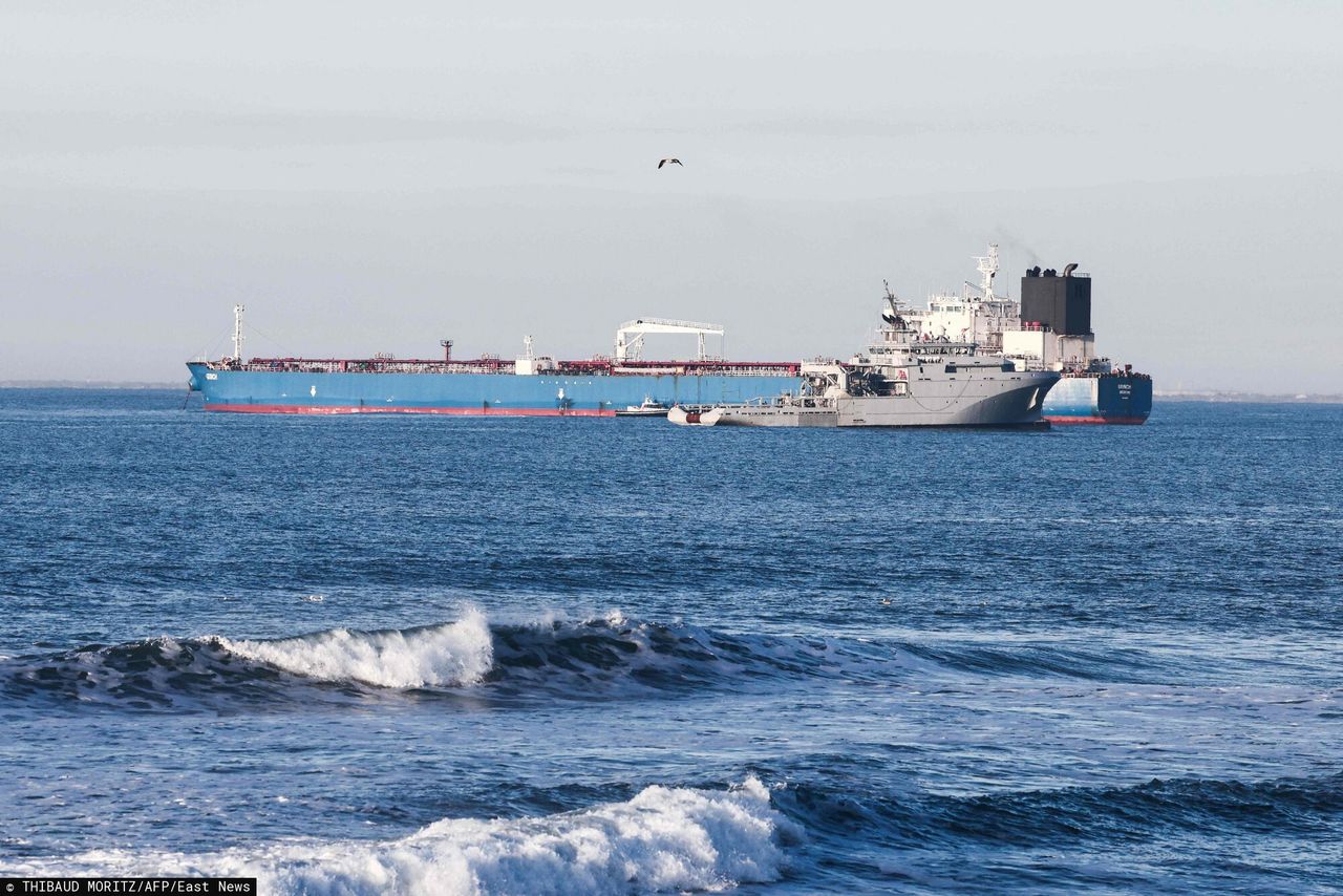 Rosyjski tankowiec stracił kontrolę. Przewozi 300 tys. baryłek ropy