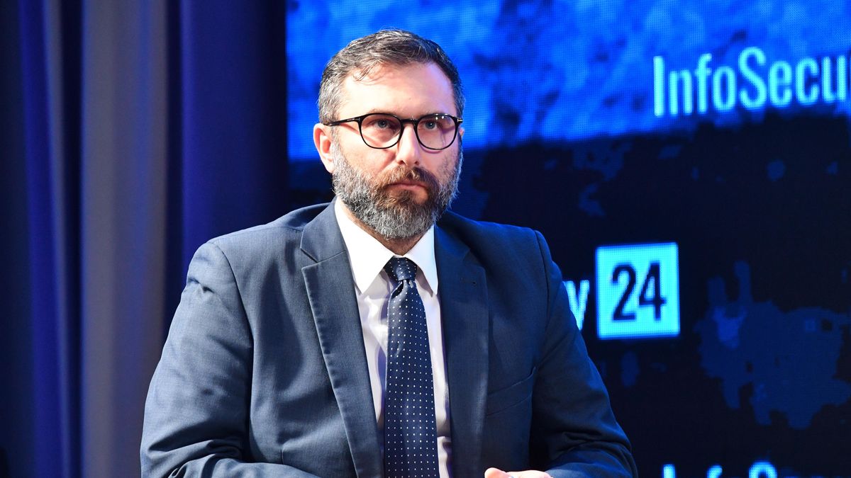 Michał Kuczmierowski
Radek Pietruszka
1 1., I, kongres, kryzys, sytuacje kryzysowe