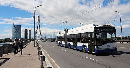 Solaris wyprodukuje trolejbusy z wodorowymi ogniwami paliwowymi