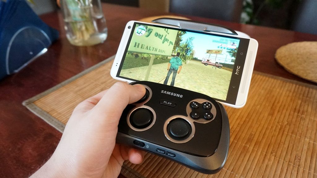 Samsung Gamepad w naszych rękach. Granie na telefonie wreszcie jest fajne. Tylko gier mało... 1