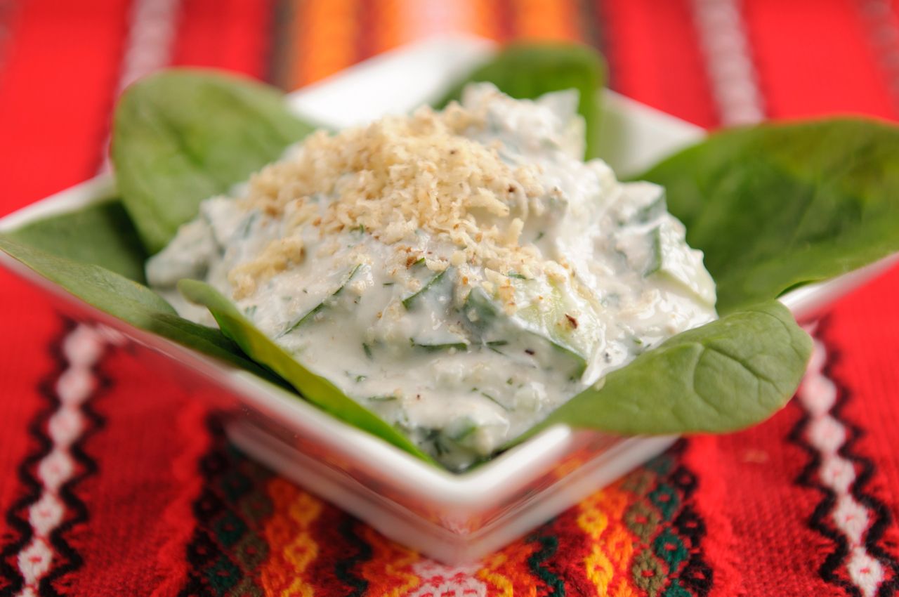 Köstliche Traditionsküche: Snezhanka-Salat begeistert im Sommer