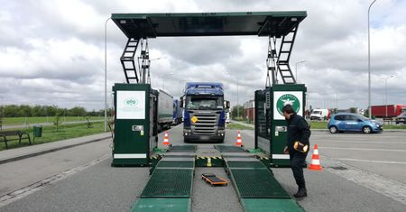 Nadjeżdżają mobilne stacje kontroli pojazdów. Ich skuteczność jest ogromna
