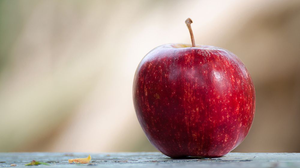 Kalorii w jabłku jest niewiele w porównaniu do innych owoców.