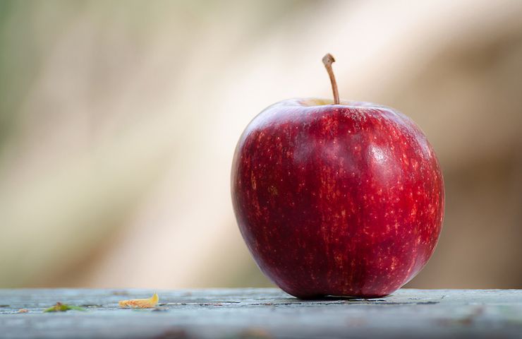 Kalorii w jabłku jest niewiele w porównaniu do innych owoców.