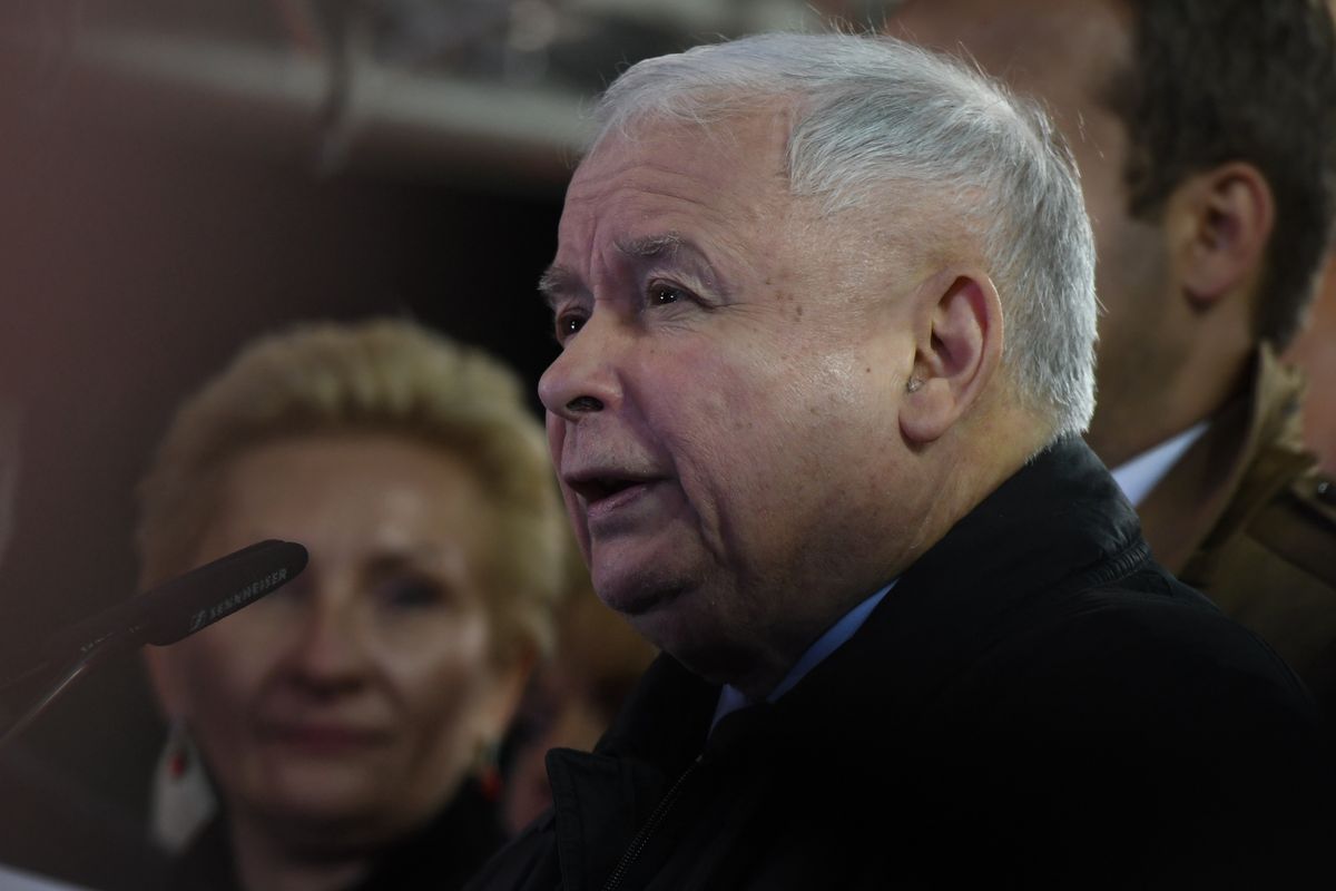 Jarosław Kaczyński mógł być na Żoliborzu podczas Strajku Kobiet. Wziął udział w akcji "Zapal Światło Wolności" 