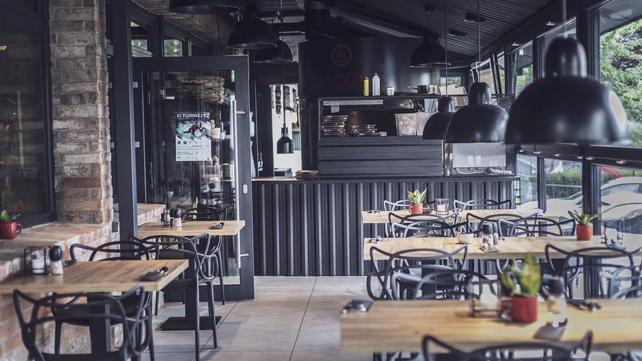 Restauracje i hotele odnotowały wzrost cen o 6,1%.