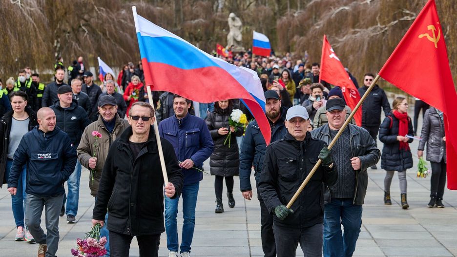 Prorosyjska manifestacja w BerlinieMandatory Credit: Photo by snapshot-photography/F Boillot/Shutterstock (12880349d)  Several hundred people took part in a pro-Russian car parade through Berlin. The vehicles, decorated with Russian flags, drove through Berlin under the motto "No propaganda in school, protection for Russian-speaking people, no discrimination." The participants of the demonstration then laid flowers at the Soviet War Memorial in Berlin-Treptow.  Pro-Russian demonstration in Berlin, Germany - 03 Apr 2022snapshot-photography/F Boillot/Shutterstock