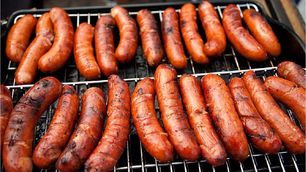 Kiełbasa straciła prymat wśród miłośników grilla.