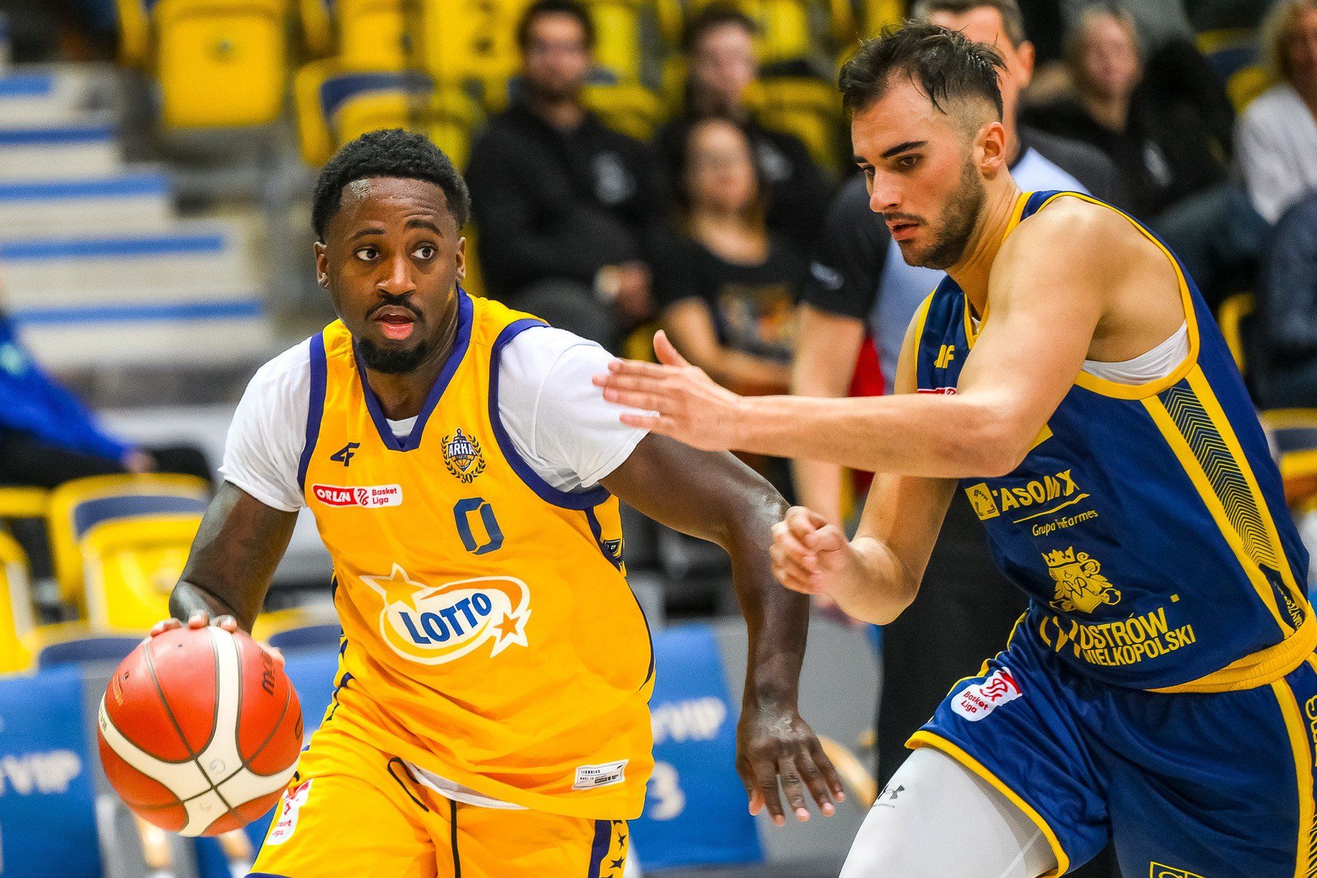 Z piłką Courtney Ramey, amerykański rozgrywający AMW Arki Gdynia