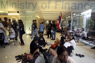 W Tajlandii atak na resort finansów i MSZ