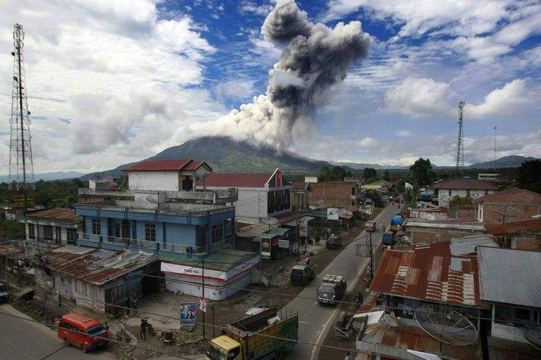 Wulkany w Indonezji. Sinabung grozi wybuchem, ewakuacja ludności