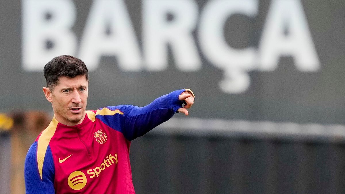 PAP/EPA / Alejandro Garcia / Na zdjęciu: Robert Lewandowski