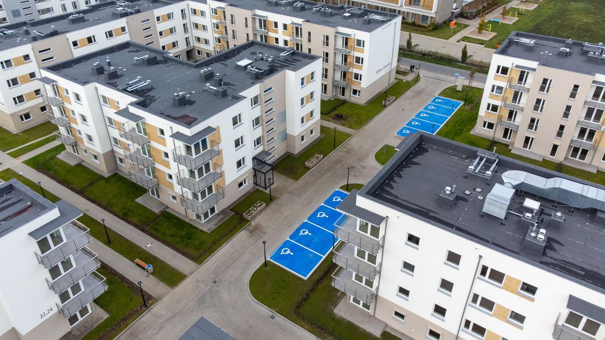 Osiedle PTBS
Jakub Kaczmarczyk
budownictwo, mieszkalnictwo, mieszkania, osiedle, Pozna�, Pozna�skie Towarzystwo Budownictwa Spo�ecznego, PTBS, z lotu ptaka, zdj�cie z drona