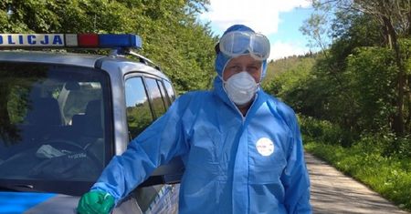 Koronawirus w Małopolsce. Wizyta policjantów uratowała mężczyźnie życie