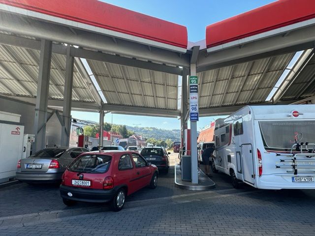 Czesi tankują w Polsce