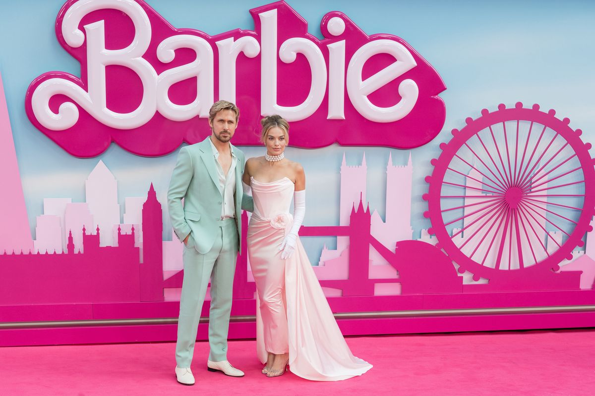 Główne role w firmie "Barbie" zagrali Ryan Gosling i Margot Robbie