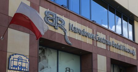 Burza wokół NCBiR. Kontrowersyjny przetarg, odwołany prezes i kontrola w UKE