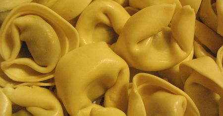 Tortellini z serowym nadzieniem