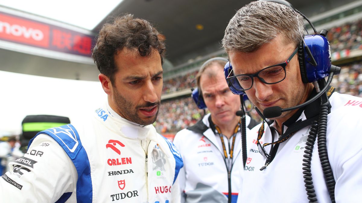 Daniel Ricciardo (z lewej)