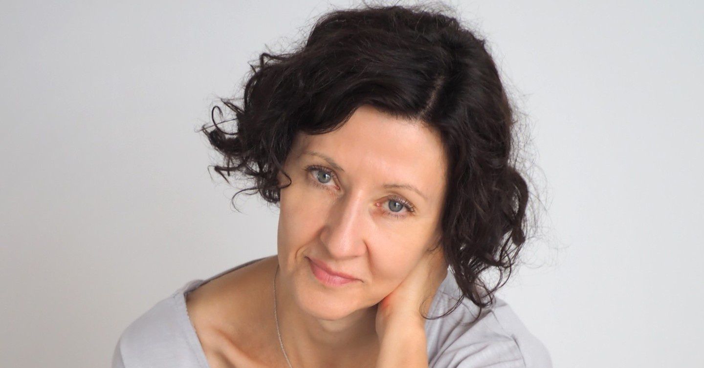 Katarzyna Rygiel, urodzona w Kielcach. Pisarka i laureatka Świętokrzyskiej Nagrody Literackiej. O sztuce, przeszłości i pisarskiej obsesji