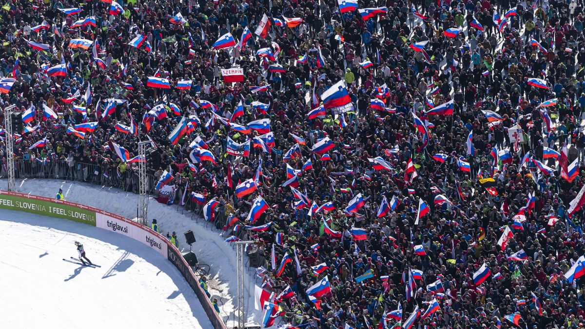 Zdjęcie okładkowe artykułu: Getty Images / Jurij Kodrun / Na zdjęciu: zawody skoczków narciarskich w Planicy