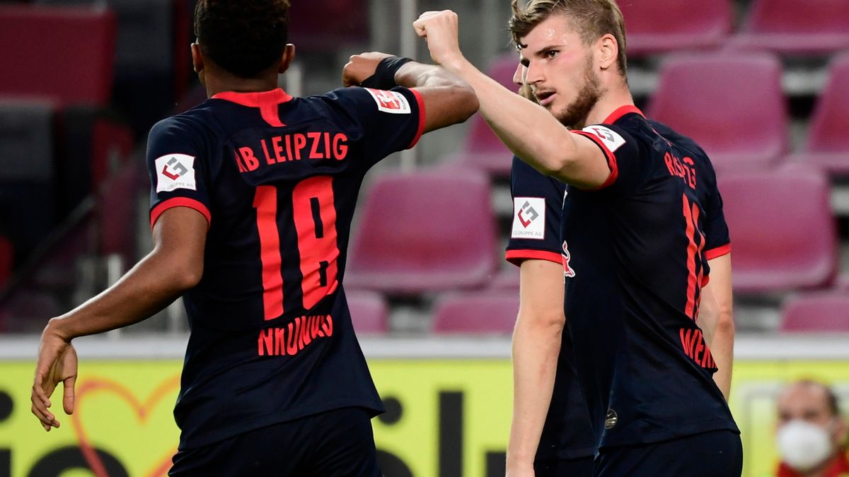 PAP/EPA / INA FASSBENDER / POOL / Na zdjęciu: Christopher Nkunku i Timo Werner