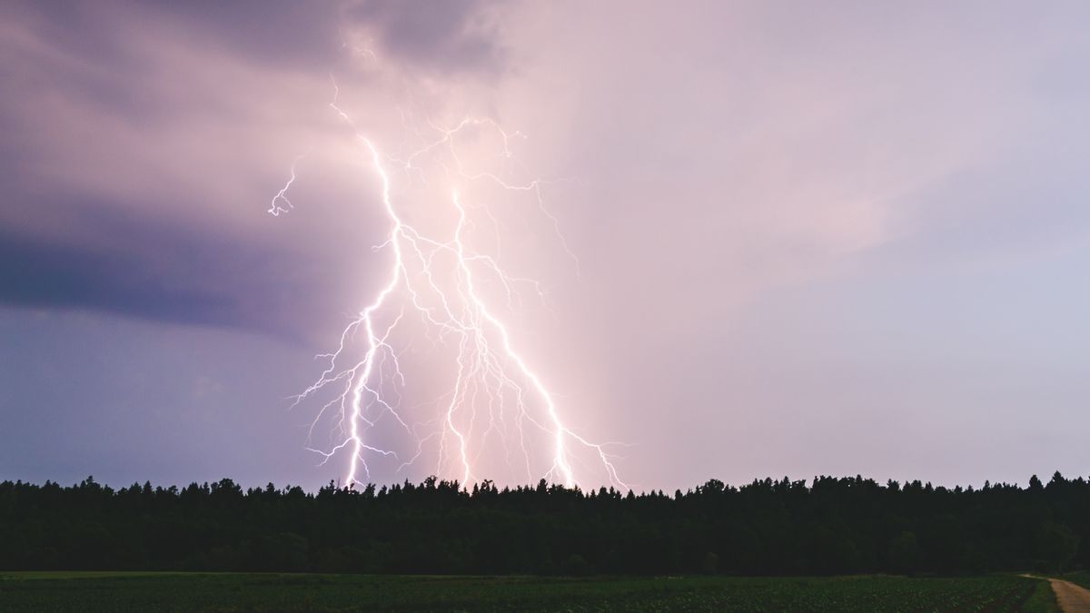 Pogoda pioruny błyskawice burza nawałnica