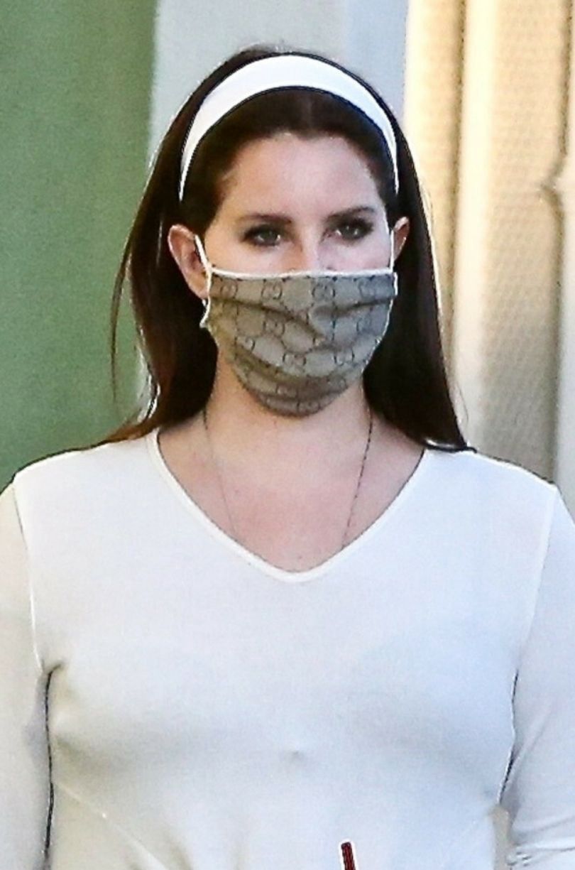 "Zwyczajna" Lana del Rey odbiera jedzenie na wynos