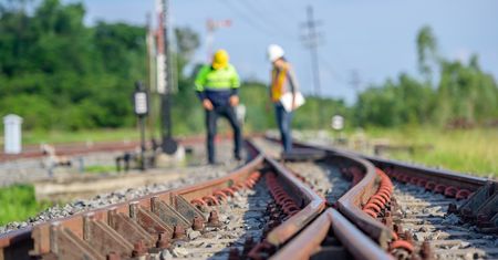Zmiany w przejmowaniu nieruchomości pod budowę kolei. Obejmą najemców mieszkań