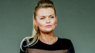 Tak ubrała się na wesele na Sycylii. Sukienka to strzał w dziesiątkę