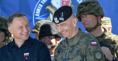 Dymisja generałów. "Ludzie mają prawo wiedzieć, o co chodzi"